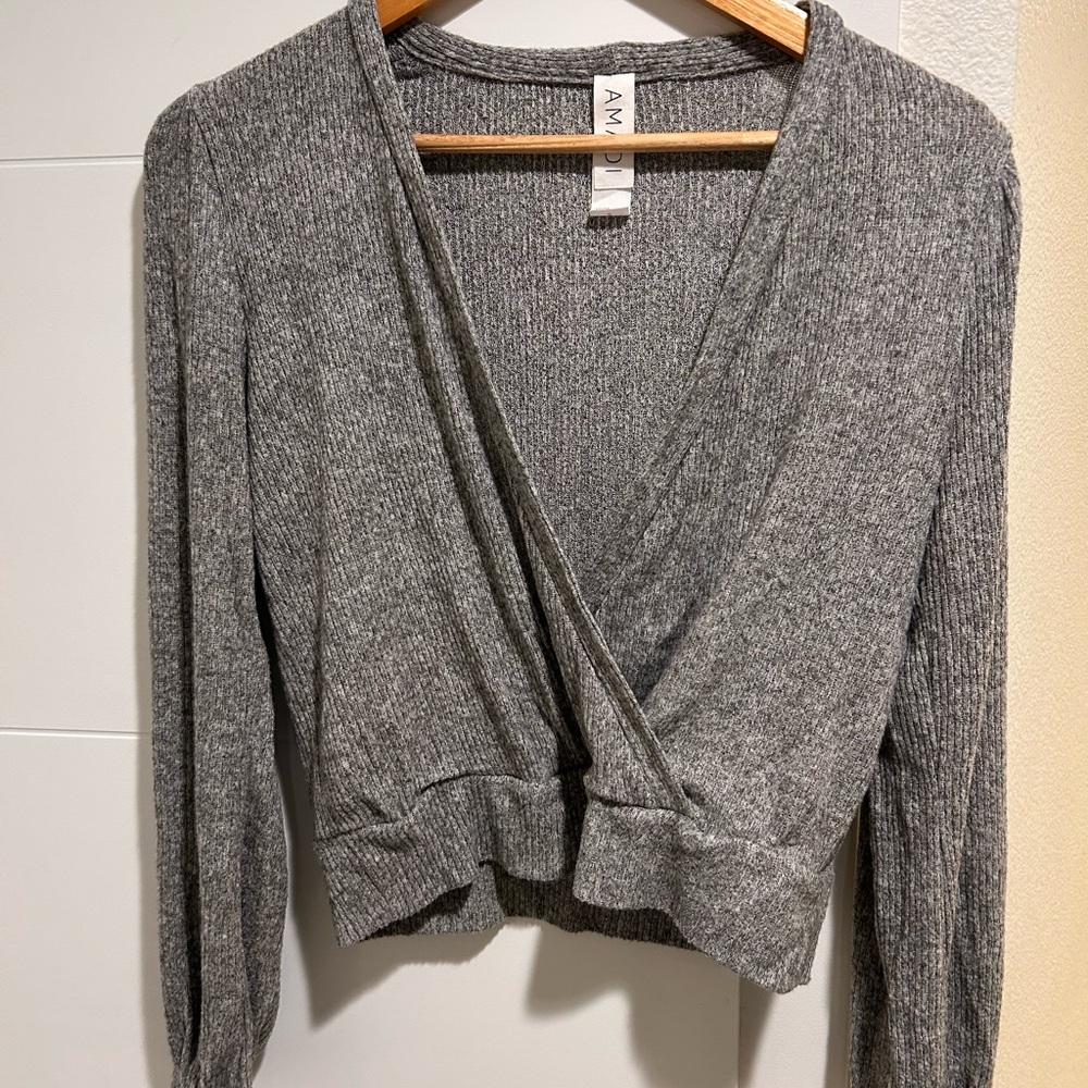 Anthropologie Amadi Ribbed Gray Wrap Sweater Top
(B5)